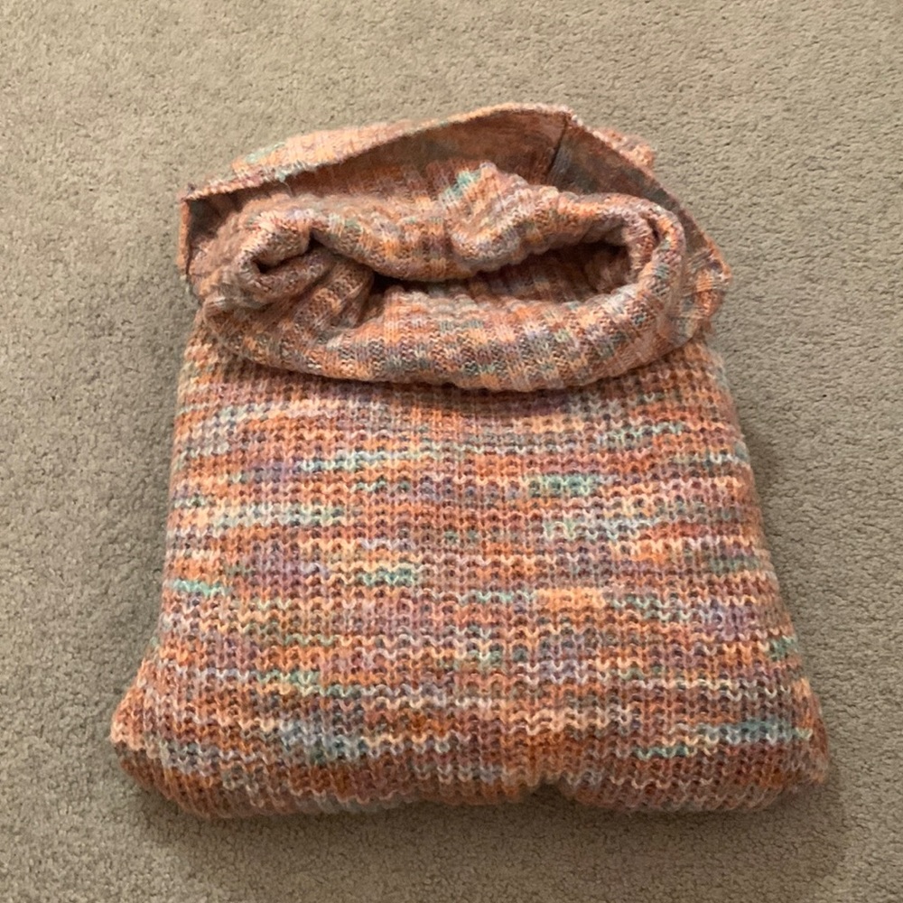 Multi color turtle neck